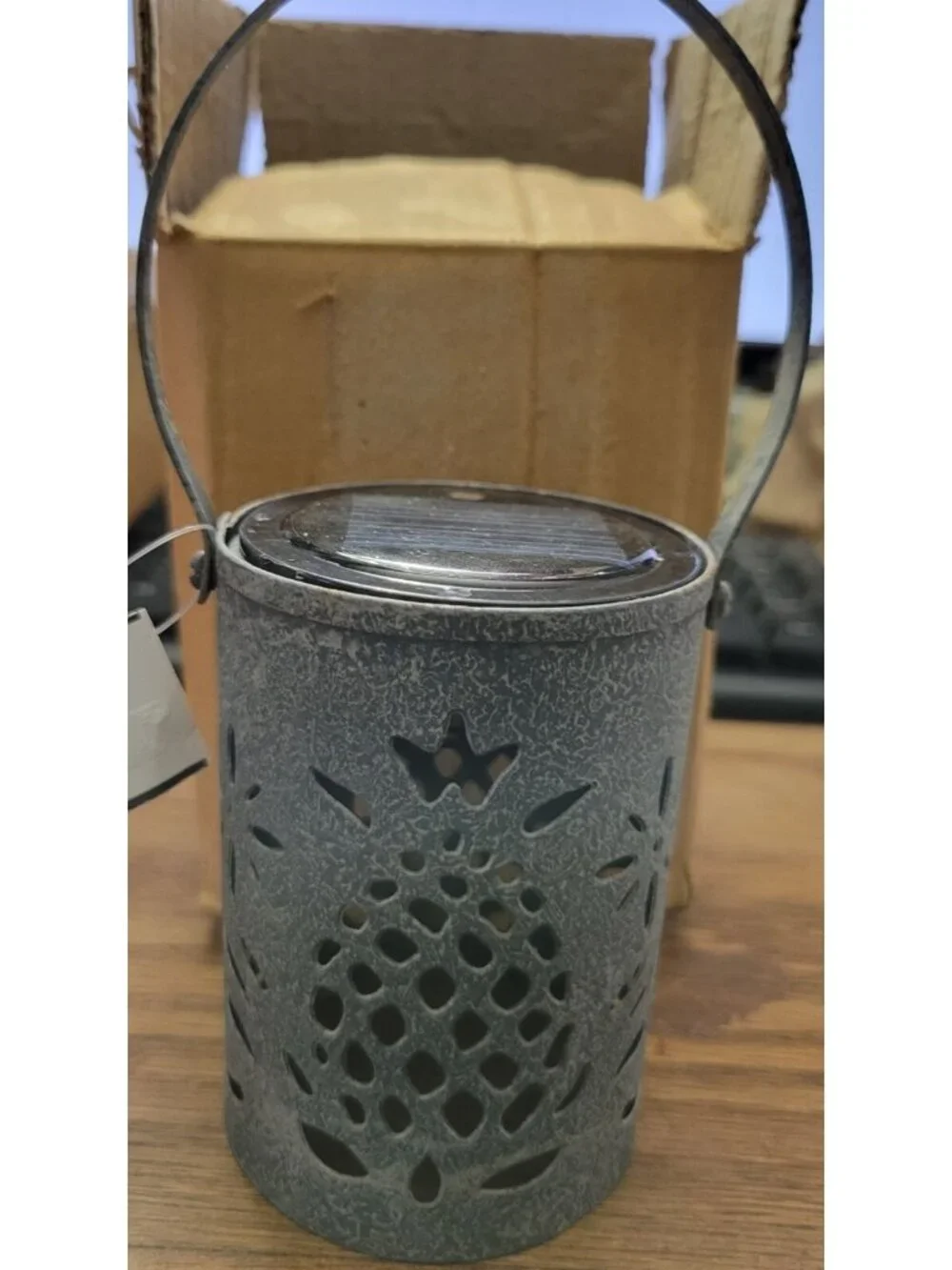 Pineapple Solar Lantern With Handle For Outdoor Decor Garden Lighting 4x3